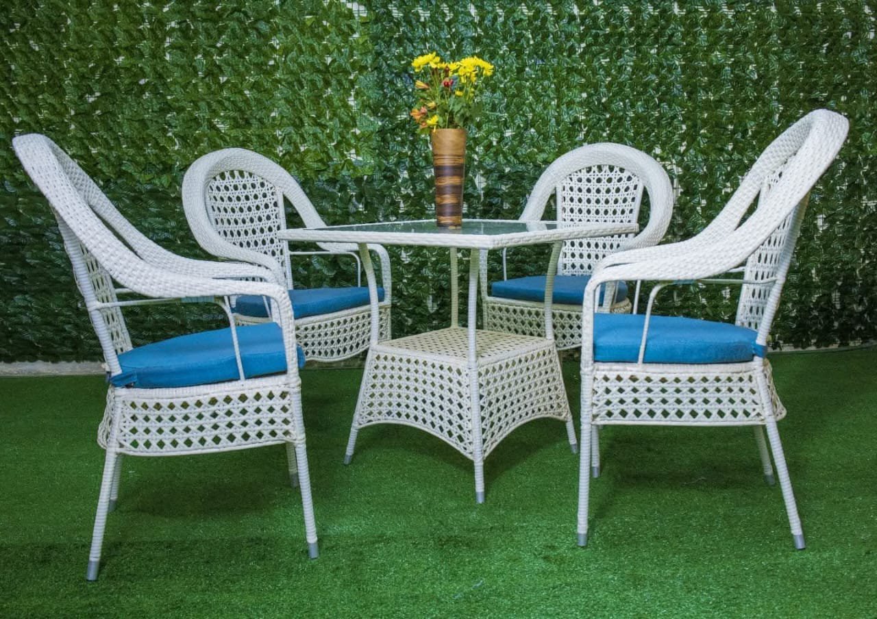 armony Outdoor Dining Table + 4 Trench Chair